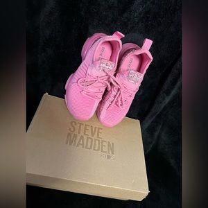 Steve Madden toddler tennis shoes gently use 💖